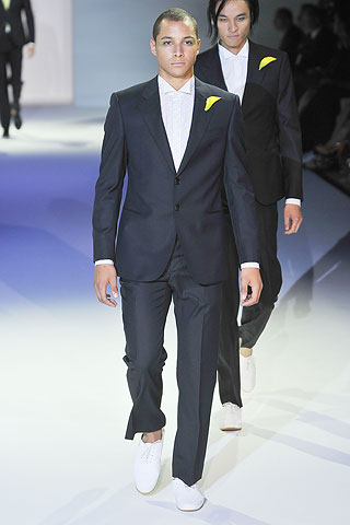 Giorgio Armani / - 2011